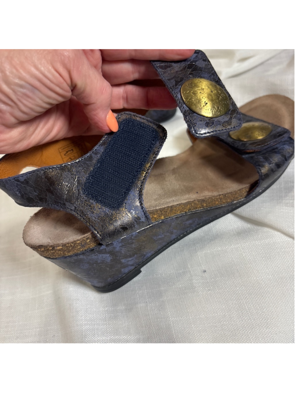 Carousel 3 Crazy Sexy Wedges sz 8-8.5 Dark Blue Bronze accents almost new! - Picture 8 of 11